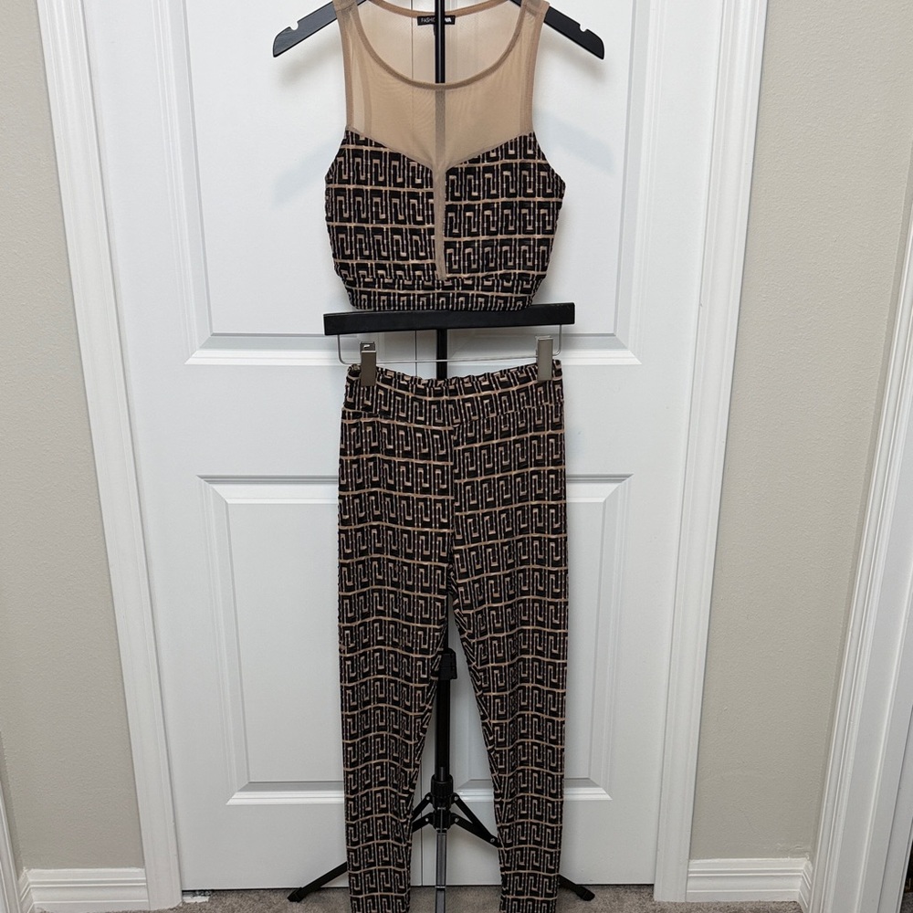 Greco Print Athleisure Mesh Top and Leggings set Small